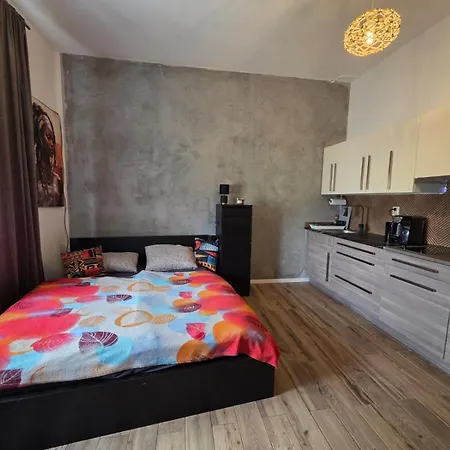Metropolitan 2 Apartment *